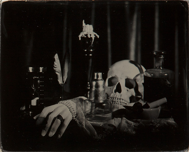 Mortem, Can Mengilibörü Ambrotype, Clear glass (Gilsonite asphaltum coated), 20x25 cm, 2015